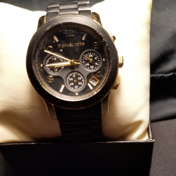Authentic Michael Kors - Picture 2 of 16